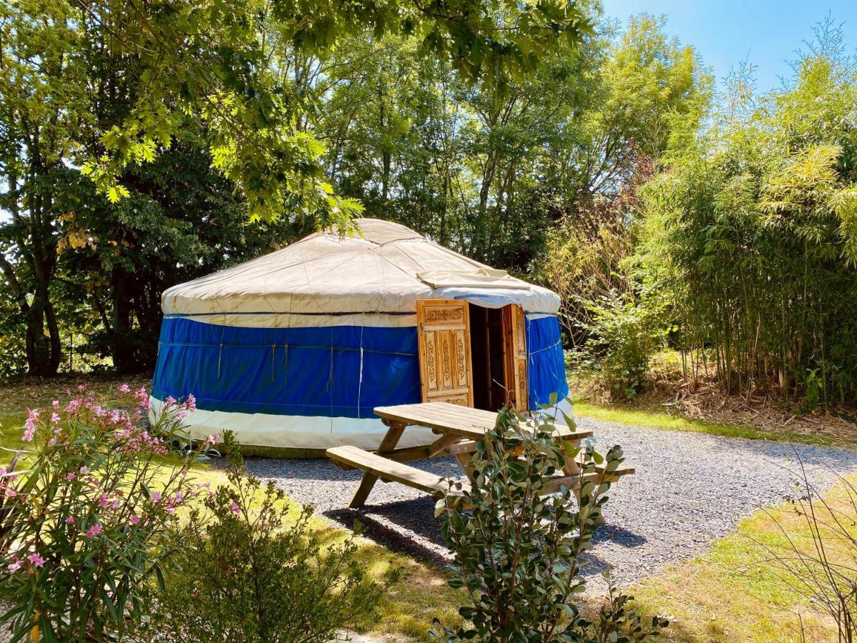 Bed and Breakfast Les Yourtes Du Bearn - Domaine Des Deux Clos Pontiacq-Viellepinte Exteriér fotografie